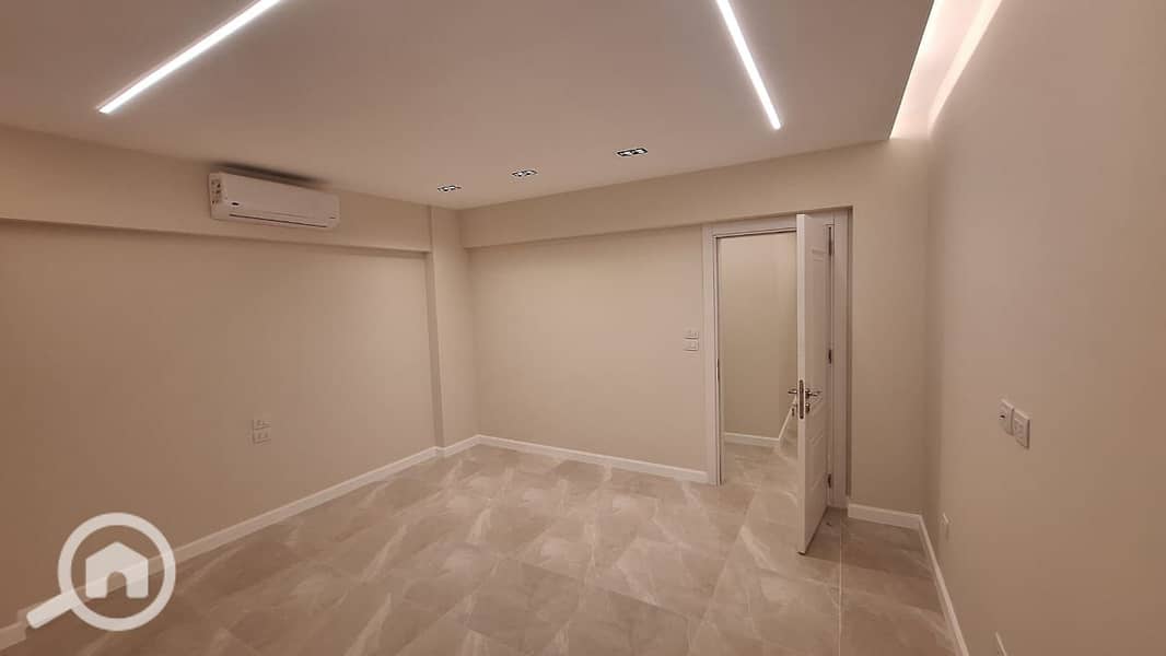 2 d6f902eb-dc18-4376-b8ca-c189412d2bea. jpg