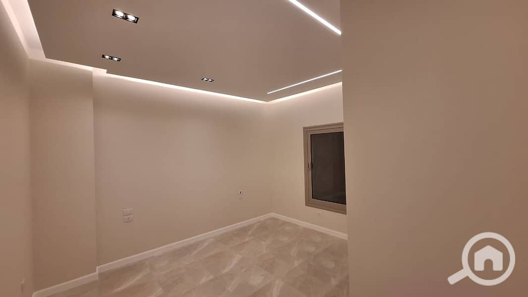 3 ed08112b-6eb3-452d-937d-e9e05db3c400. jpg