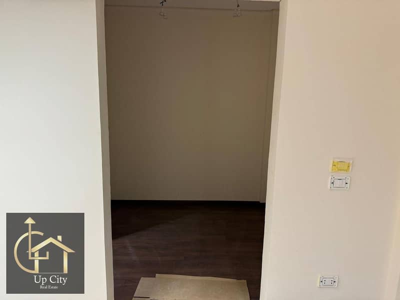 7 e6f79571-eba5-4121-a6ee-38710c630c42. jpg