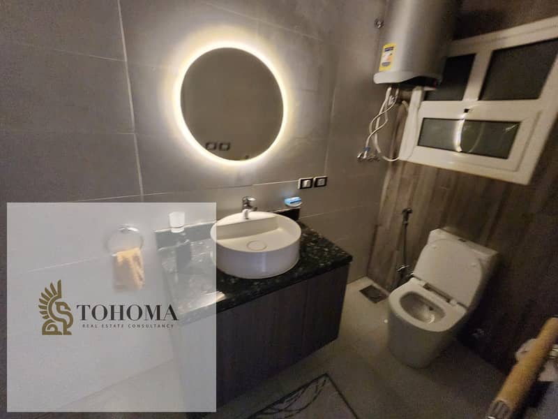 4 7f6c29ee-7c75-48fc-97e6-c76886b64289. jpg