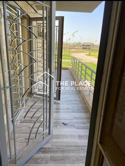 3 Bedroom Flat for Sale in Sheikh Zayed, Giza - IMG-20251215-WA0016. jpg 3 Bedroom Flat for Sale in Sheikh Zayed, Giza - IMG-20251215-WA0016. jpg