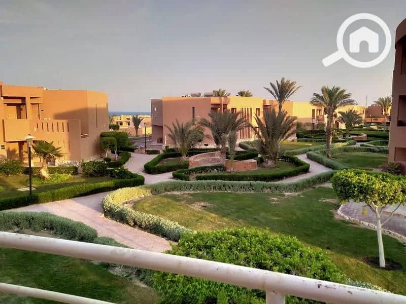 7 5054981-bella-romance-nW7eYzqJMq. jpg