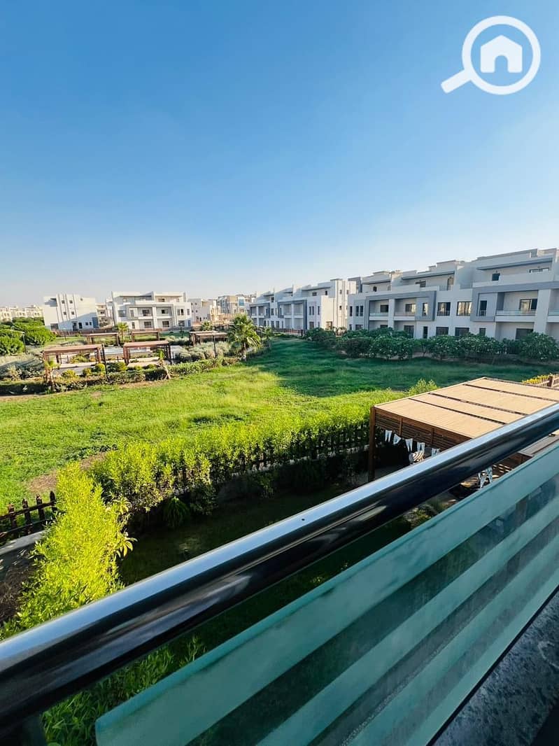 2 76c43256-022d-4e23-82d2-4e1251c88382. jpg