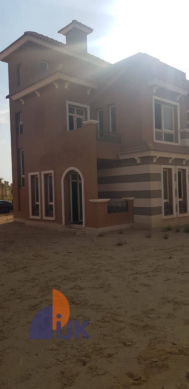 10 WhatsApp Image 2025-12-13 at 18.52. 25_58424854. jpg