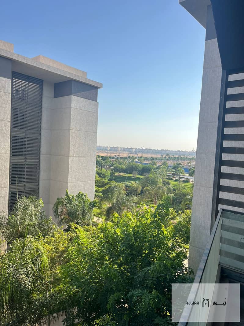 2 fd3915db-4613-427a-8e45-8d435bda9f7a. jpg