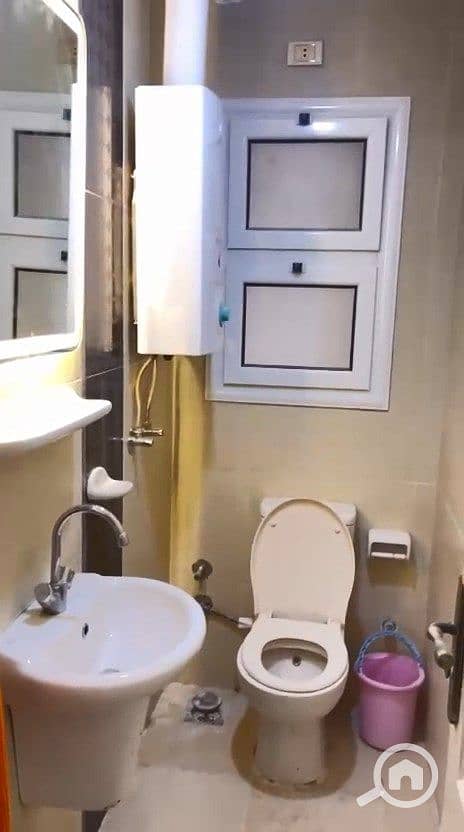 5 b9d6602f-666a-44c5-ab2b-a4f79b7586f2. jpeg