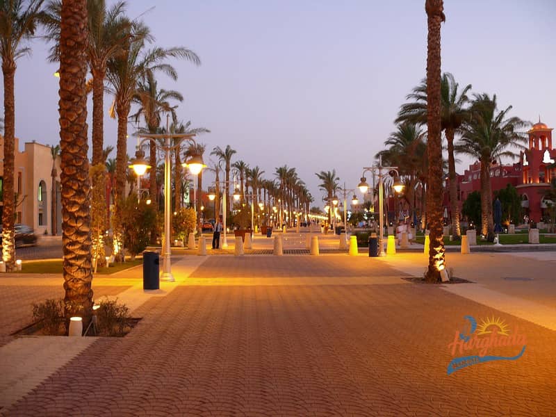 3 Alig_walk_way_hurghada_egypt_629. jpg