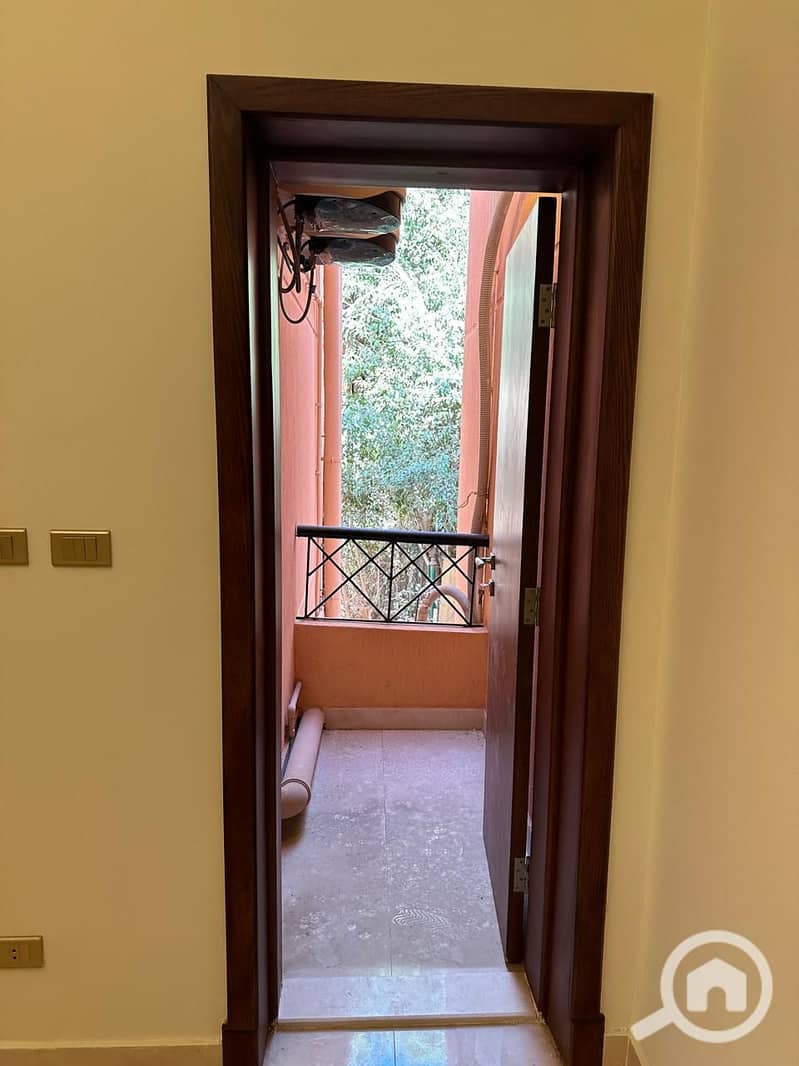 13 8b6573bd-3db6-4156-b6d4-cc34f374f709. jpg