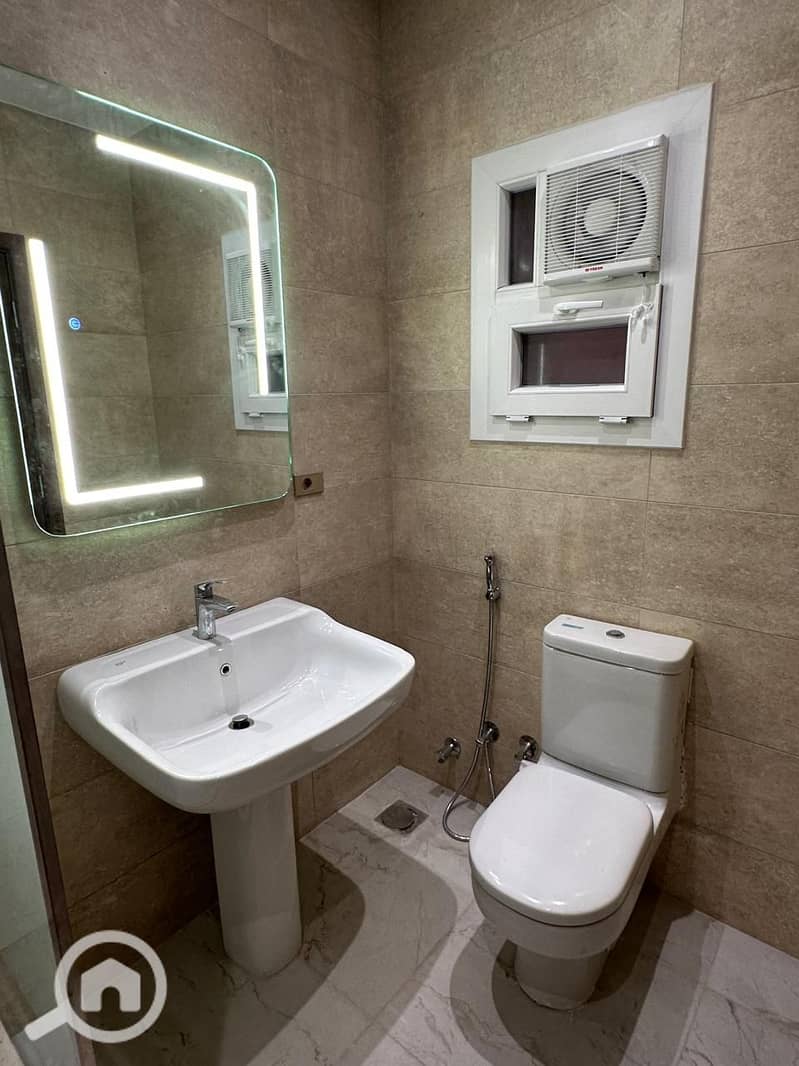 17 0d18277a-ddaa-4d4f-938a-f38bedcf122e. jpg