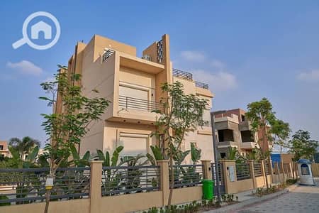 3 Bedroom Townhouse for Sale in Sheikh Zayed, Giza - WhatsApp Image 2024-09-30 at 6.32. 58 AM. jpeg 3 Bedroom Townhouse for Sale in Sheikh Zayed, Giza - WhatsApp Image 2024-09-30 at 6.32. 58 AM. jpeg