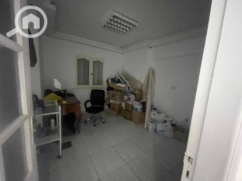 5 e8eef2a2-aed5-4598-bc33-6273b0891aff. jpg