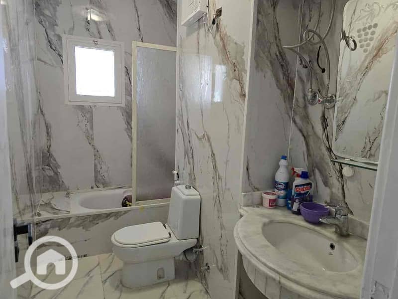 5 779c8a9f-93eb-459b-aebb-73e6c61a2fa5. jpg