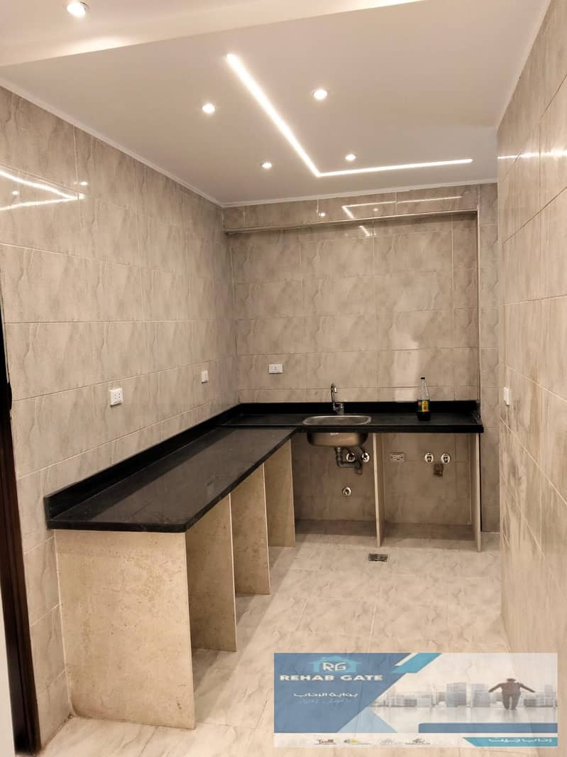 8 11c0fcf9-562b-47a1-8c80-1bd7c2d804e7. jpg