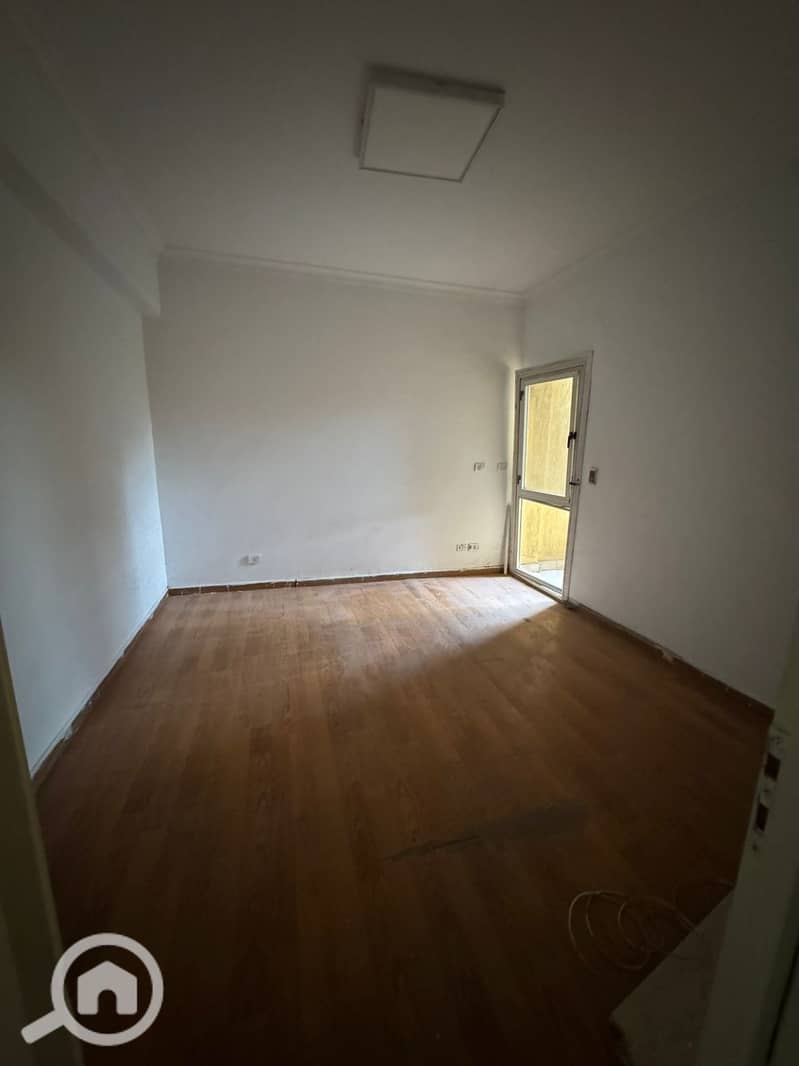 4 030f300c-c7ba-470f-9bdf-93daec6fa611. jpeg