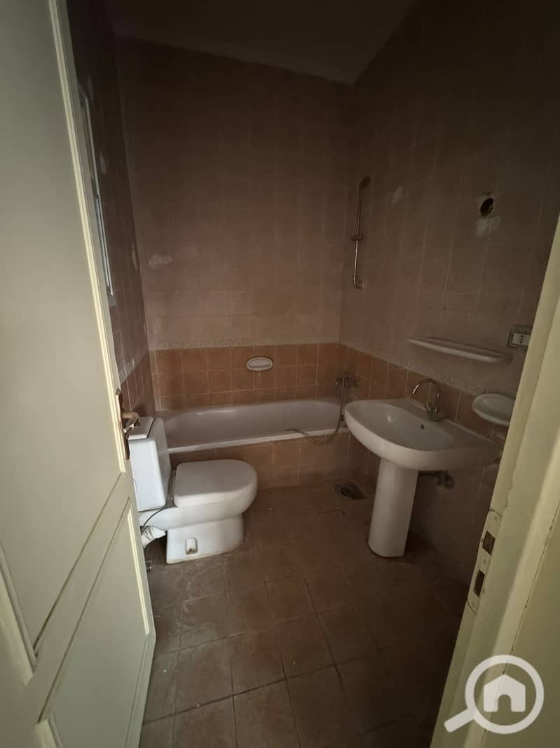 9 8bf38908-113b-4d0f-b757-7e471fd0ec0f. jpeg