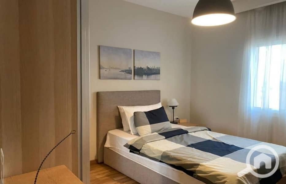 3 oP00_1400x900. jpg