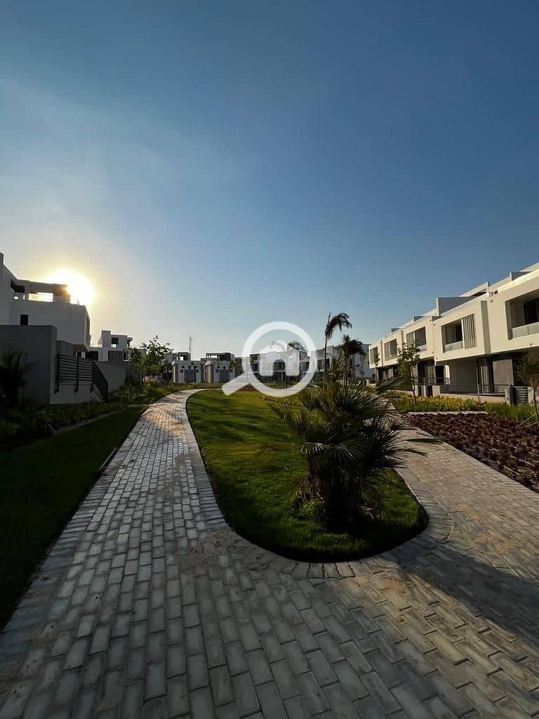 8 c057eb26-31cf-427a-bcf3-cf3309db1839. jpeg