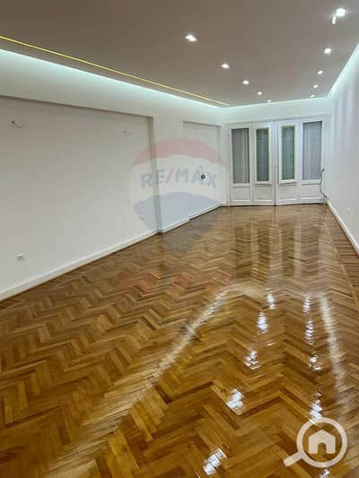 فلیٹ 3 غرف نوم للبيع في لوران، الإسكندرية - 1. jpg