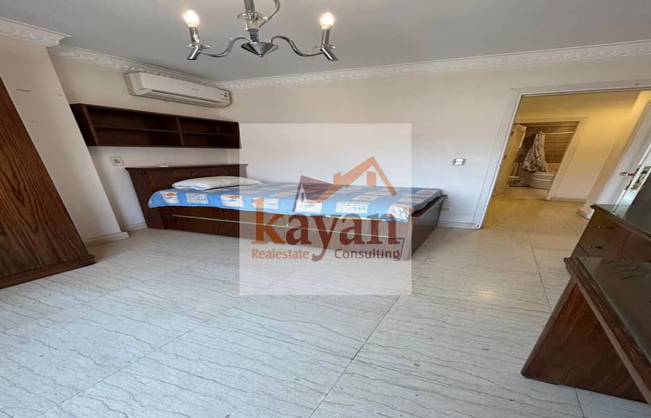 12 b48cf491-8d92-4201-8903-f12bbe71ca21. jpg