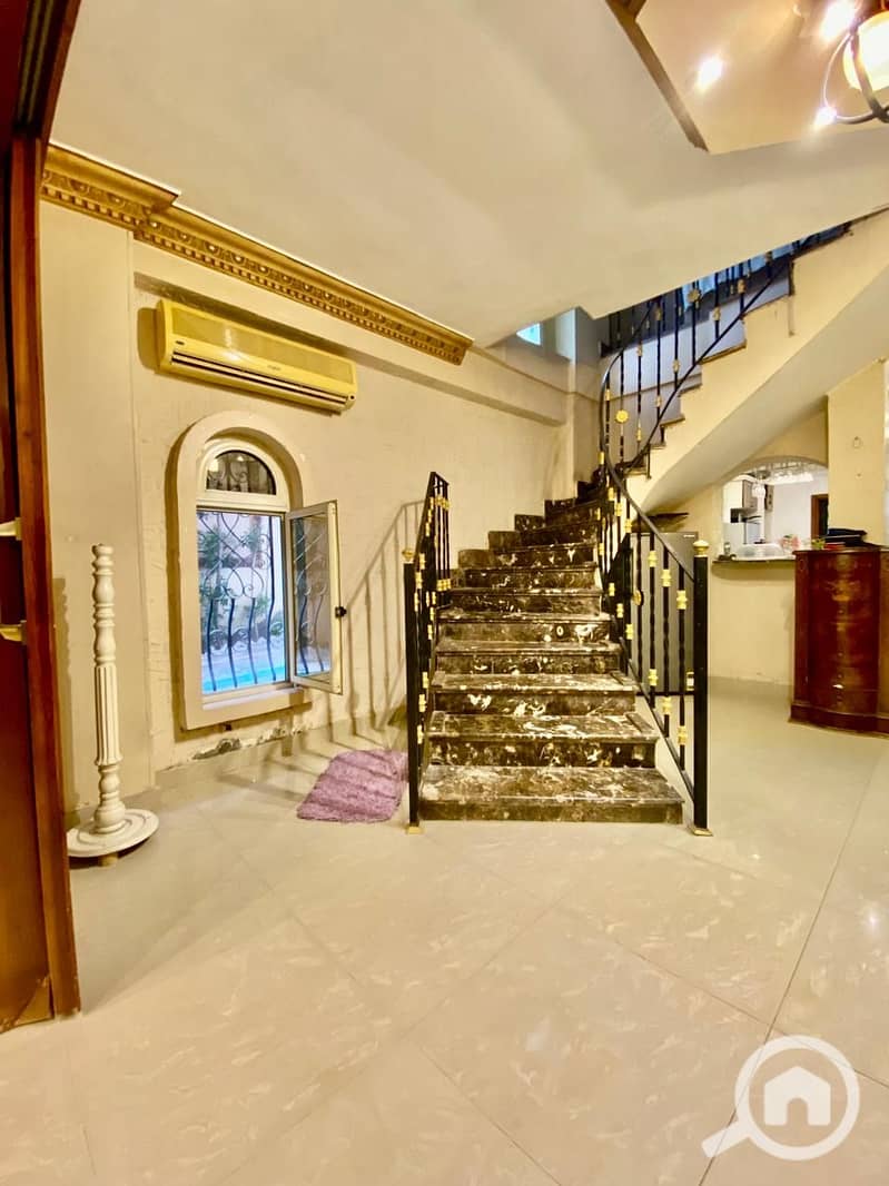 10 13f5e531-0549-4b5c-a90e-0fd0ae89429e. jpeg