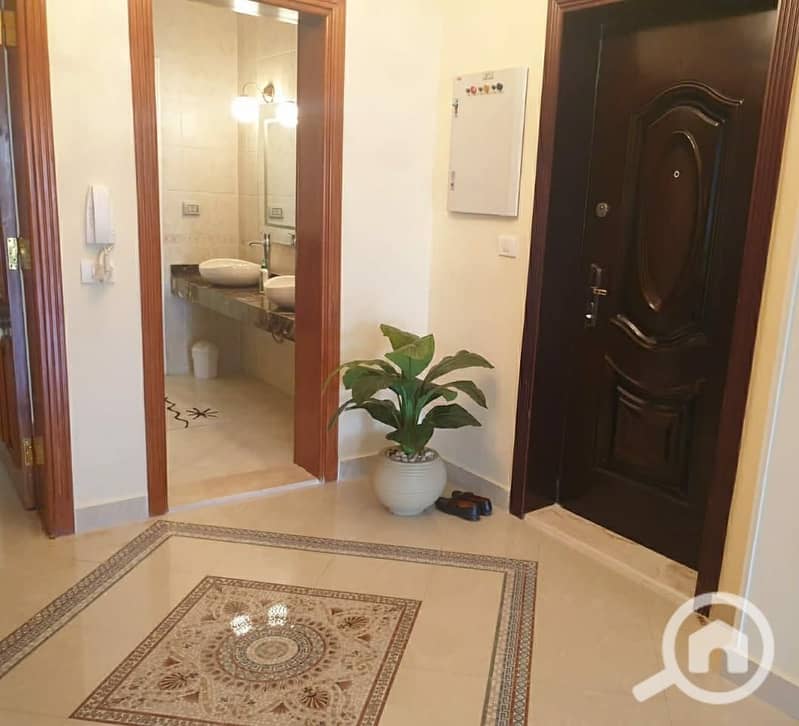 6 672e9c4c-1af7-48d1-a1d3-cc5d4775e95f. jpeg