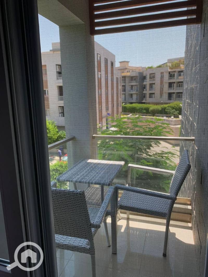 4 70e69d5c-7c8f-434f-b110-1ef13cc302c9. jpeg