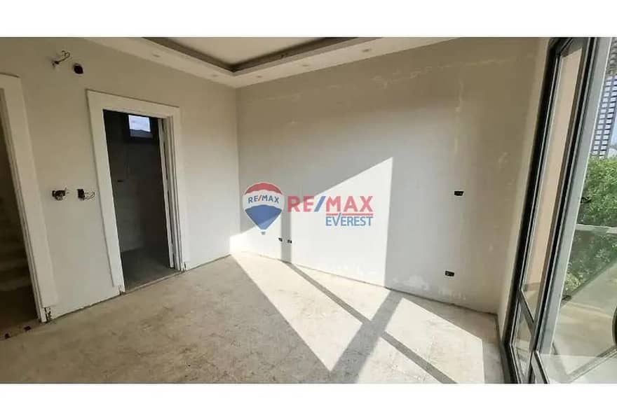 16 884355bc-b999-4245-9ea8-868c374c76dc (1). jpg