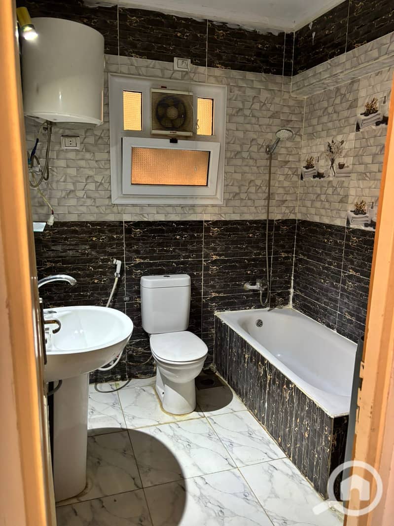 10 f48eb295-94ff-4966-851b-6aa6c40ef203. jpeg