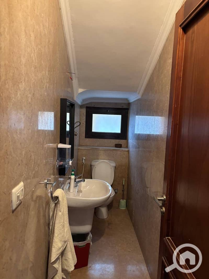 4 3904412a-171b-4eb2-9bb4-d58be156f663. jpeg