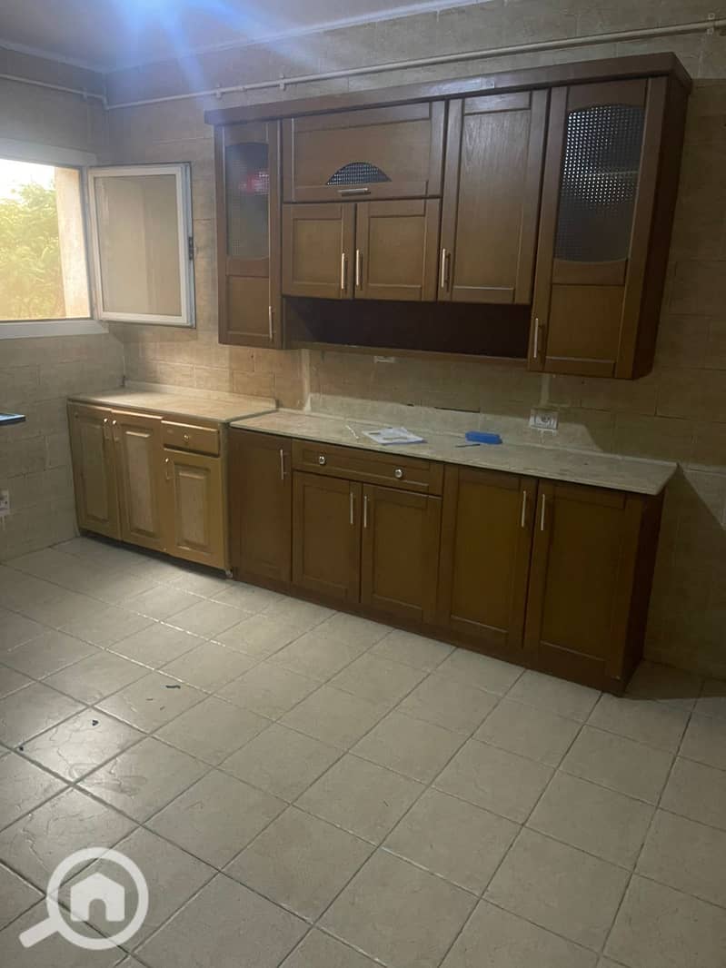 10 f41258d2-08cb-4bad-8c44-8a4bf9d10fa1. jpeg