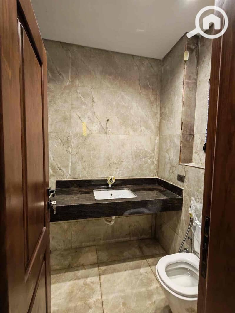 2 e27e30d7-5f7e-489c-b283-a1c3ce366f7c. jpg