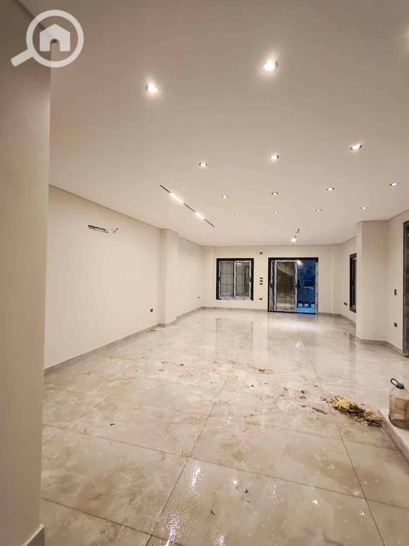 8 b5df1f5f-45a7-41bc-9fec-e5c3ed3c0fa1. jpg