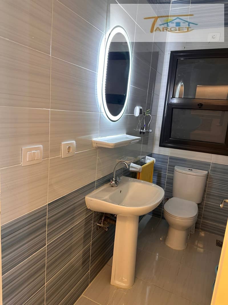 10 9fcef190-a243-47b0-adcd-1776a0167c1b. jpg