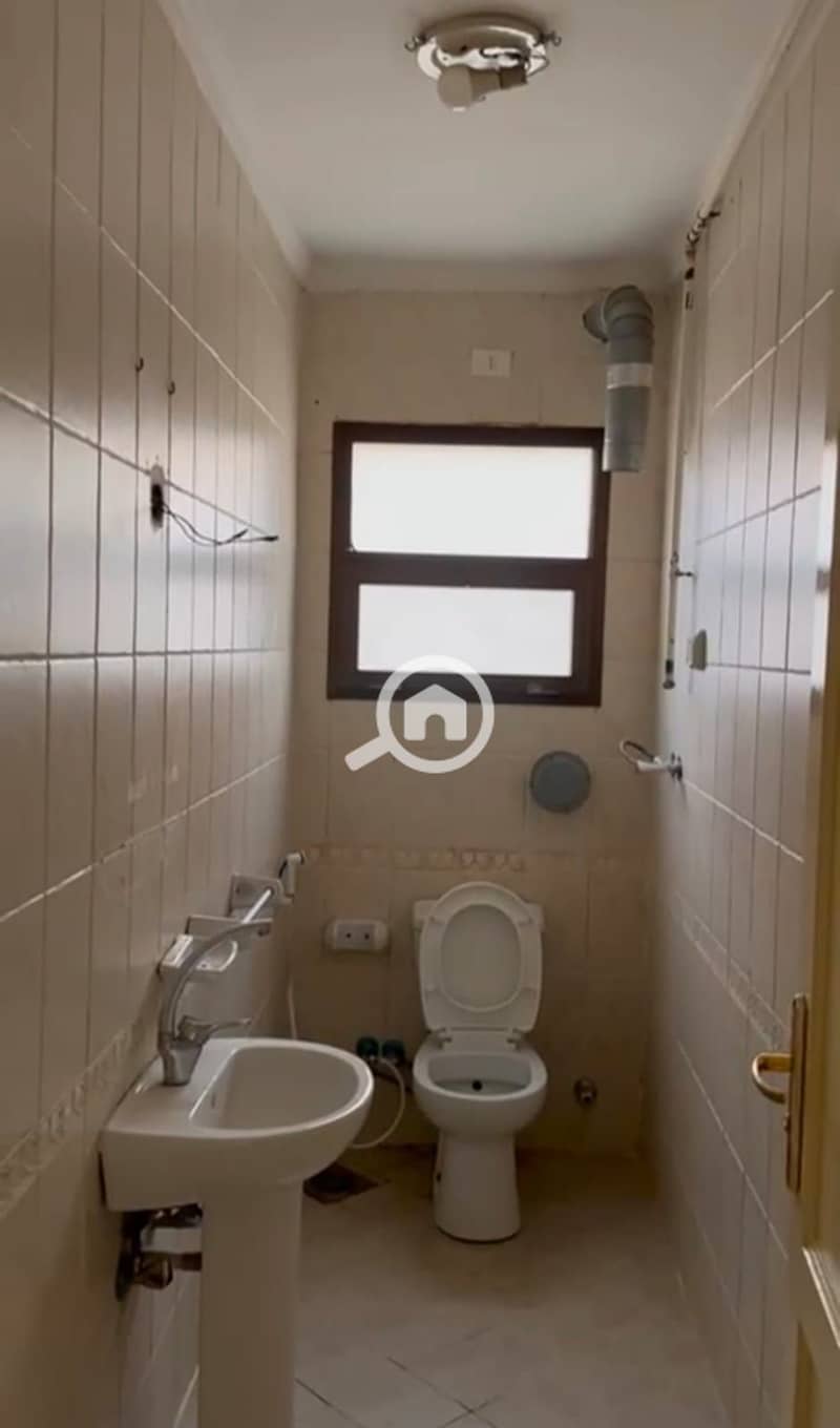 6 4990f6fb-3cb9-42ef-aa29-eefd6e85e58e. jpeg