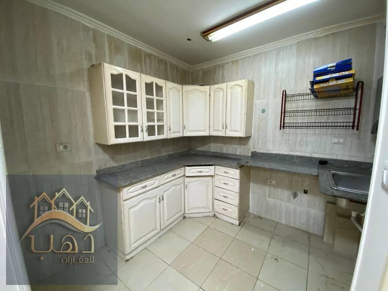 15 f5421b28-aa15-4df0-b8bd-396a582ac135. jpg