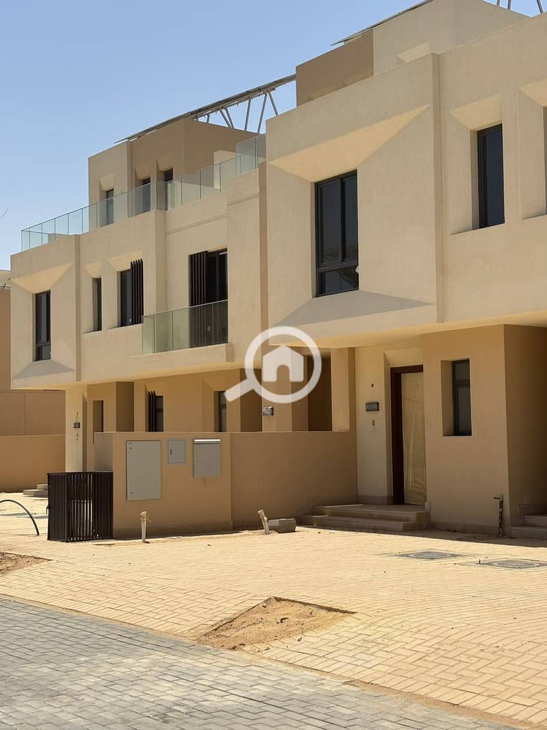 7 6df09193-e92b-426b-8f50-835d3f7ae1f8. jpeg