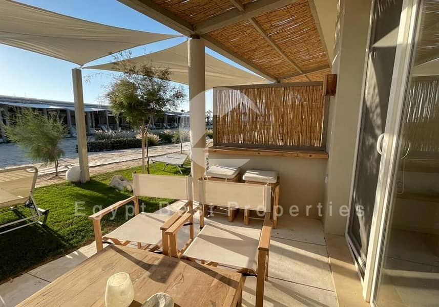 10 883c04c9-f184-4cd6-a807-8ec11b8973dd. jpg