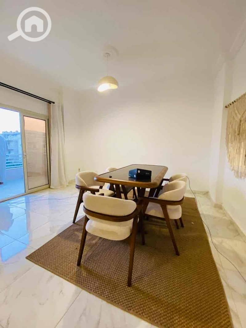 3 165d325b-96c8-49d5-a627-ed446f5efb6c. jpg