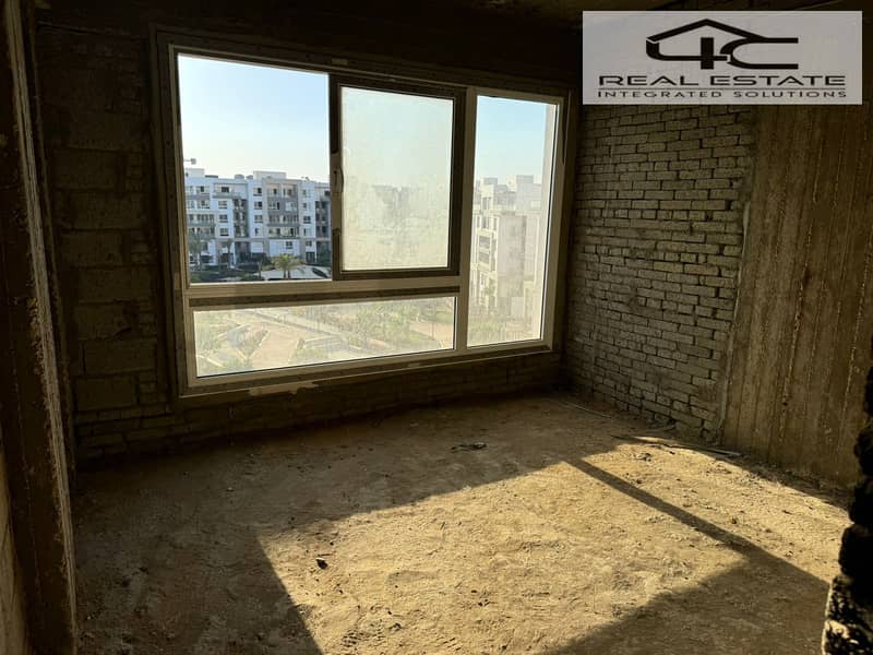 7 WhatsApp Image 2025-12-15 at 14.42. 36 (2). jpeg