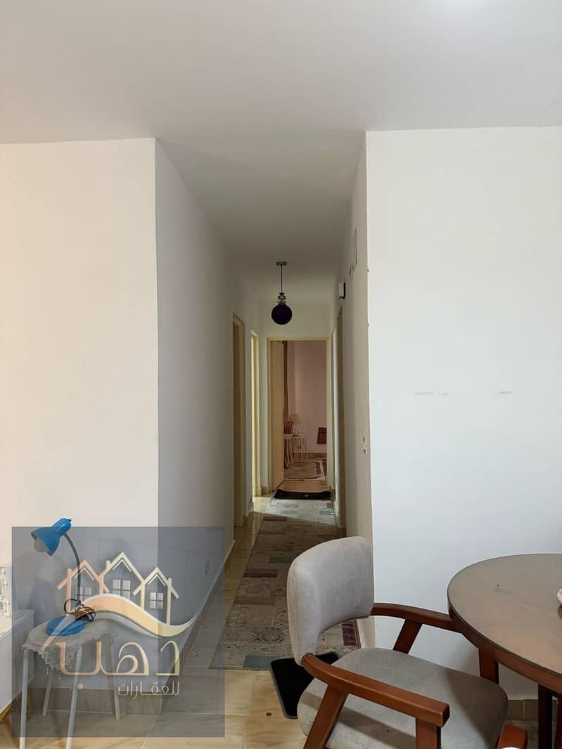 8 693e54a4-8f26-4234-8245-d953f05d72c2. jpg