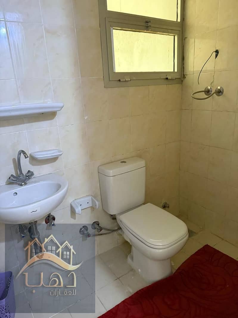 16 ebdab7b5-29f0-453e-aa3d-aa5c7797dced. jpg