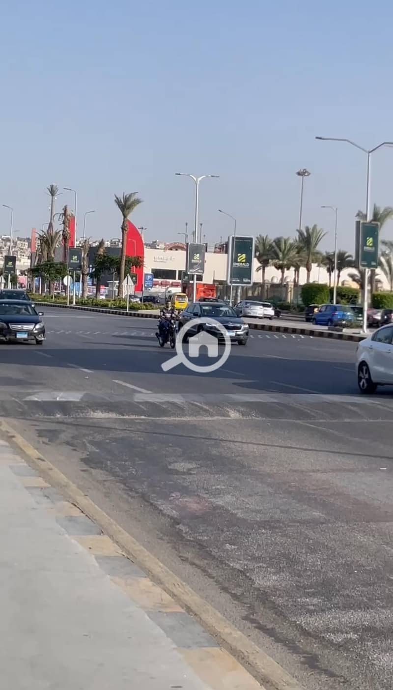 6 7fddb895-5b66-4af5-9c64-e193fd76f9a5. jpg