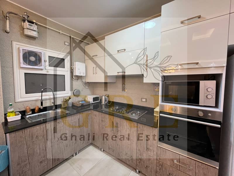 8 a0e4bc8b-20b6-4be6-a85f-3c1c14332714. jpg