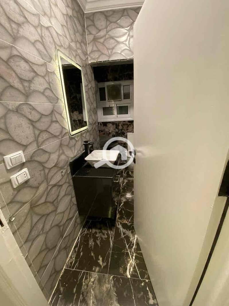 8 28c5d359-d756-4011-bdc2-2f95c0de1023. jpg