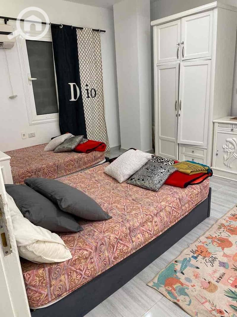 10 b4ff4ea1-63d8-4db3-bf03-366264696805. jpg