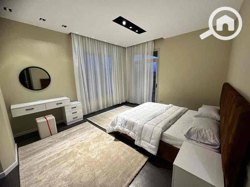 12 38c9896d-a4a4-491e-b2f4-a2957fa7a329. jpg