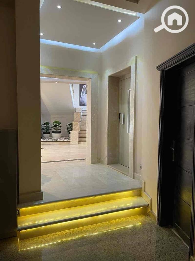 22 eee87973-f725-4508-a6cc-afa0a860e795. jpg