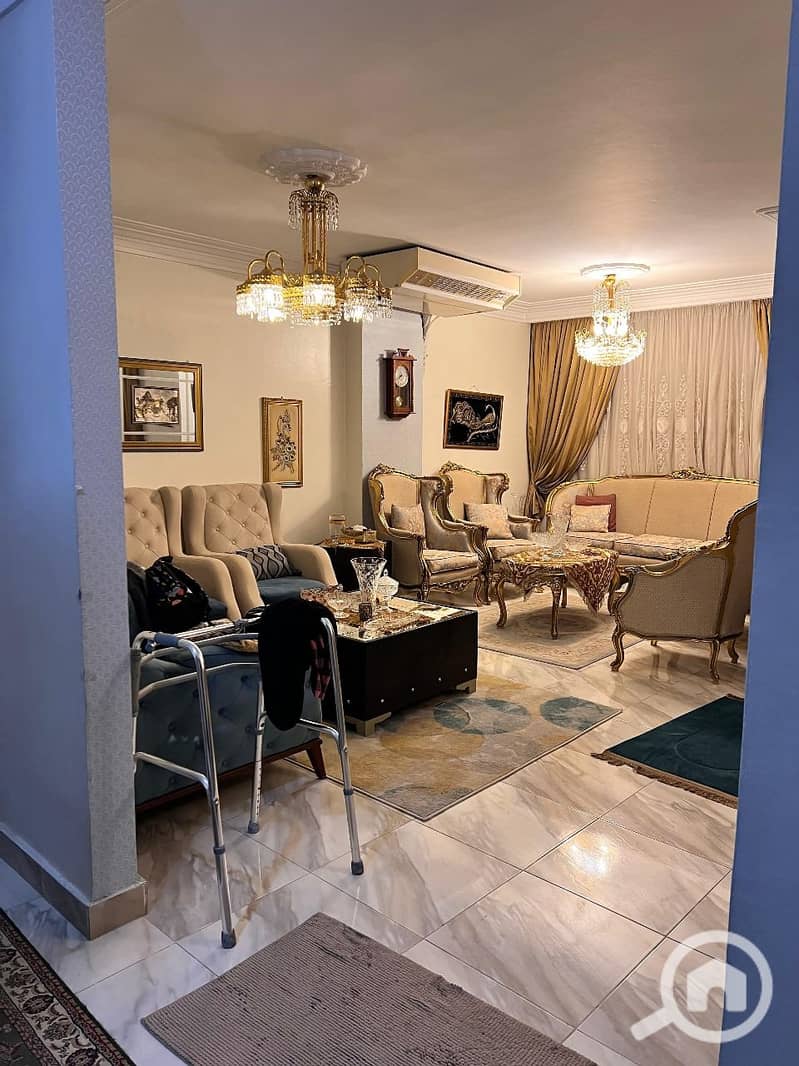 2 e0c32990-21bf-41d2-9d33-2f9358b657da. jpeg