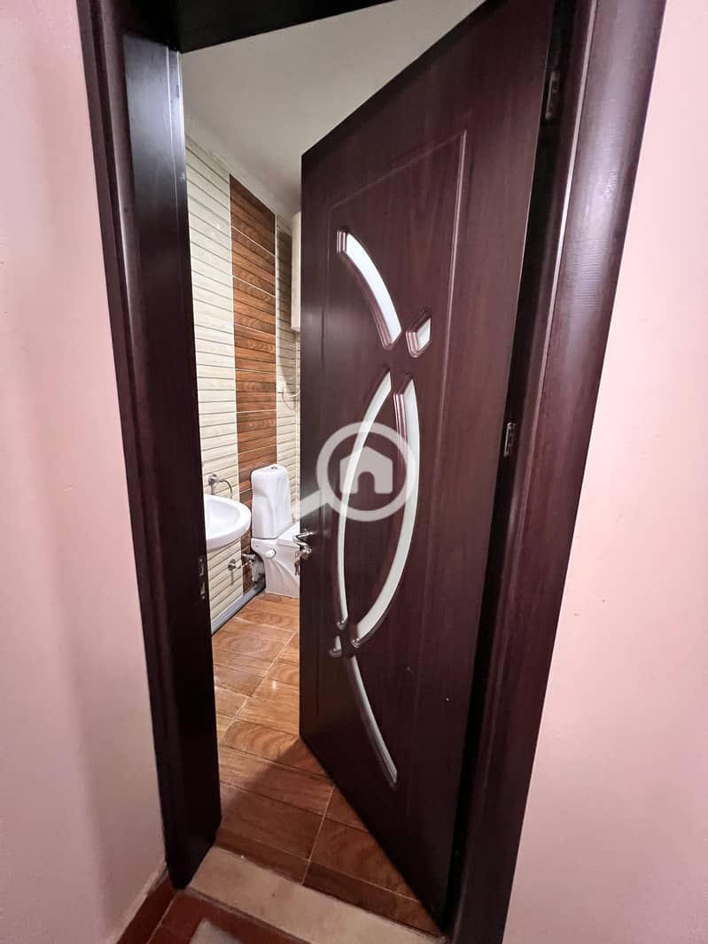 8 21d6c88b-bfb9-4d9f-a25b-abf9e3cc3b5e. jpeg