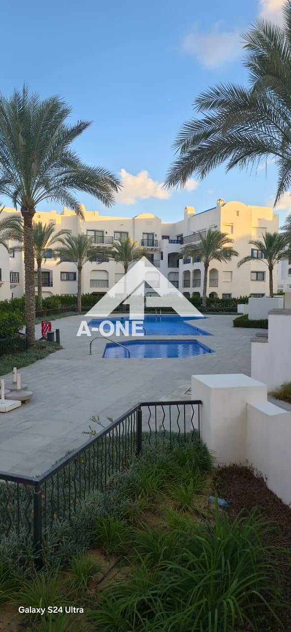 5 4eef8f00-6885-46fb-a594-d8d6e31b0b23. jpg